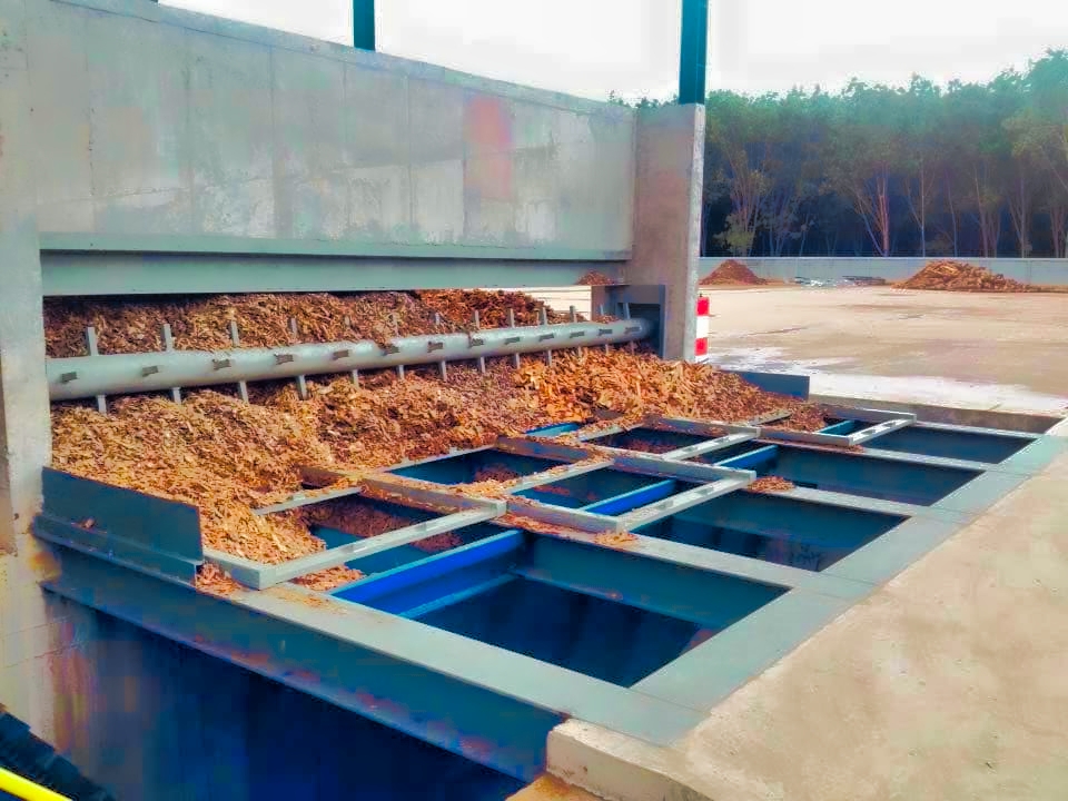 Hydraulic Motion Floor for Biomass Handling